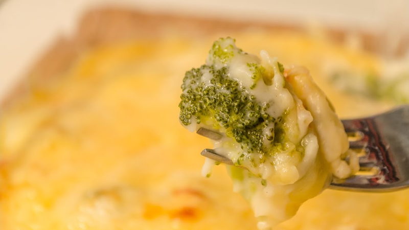 Brocoli con Salsa Bechamel y Queso Gratinado