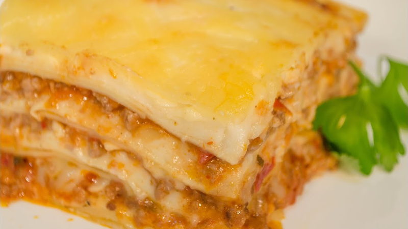 Lasaña con Salsa Blanca y Boloñesa