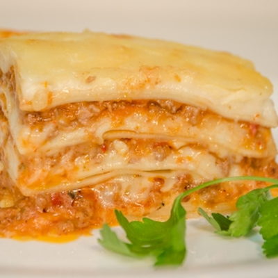 Lasaña con Salsa Blanca y Boloñesa